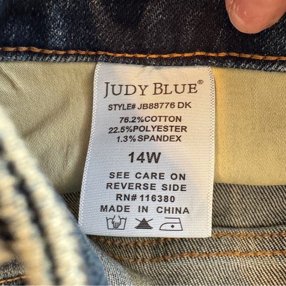 Judy Blue - Slim Jeans with Tummy Control - Dark Wash - 14w - Picture 4 of 7